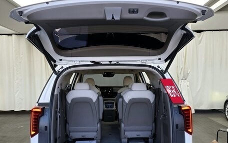 KIA Carnival, 2025 год, 5 600 000 рублей, 15 фотография