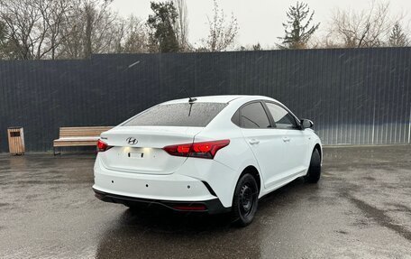 Hyundai Solaris II рестайлинг, 2021 год, 1 582 000 рублей, 4 фотография