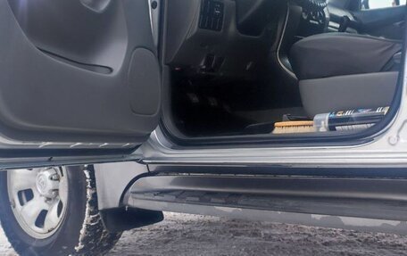 Toyota Land Cruiser Prado 120 рестайлинг, 2007 год, 1 950 000 рублей, 13 фотография