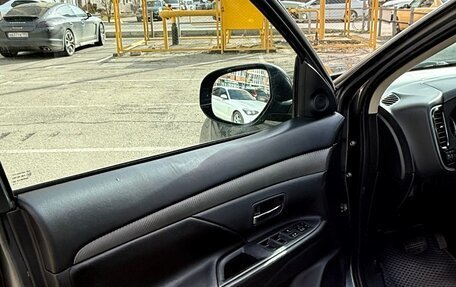 Mitsubishi Outlander III рестайлинг 3, 2014 год, 1 300 000 рублей, 12 фотография