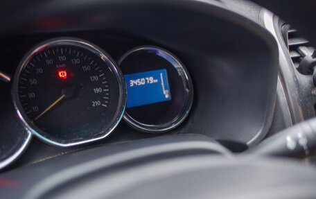 Renault Logan II, 2016 год, 650 000 рублей, 9 фотография