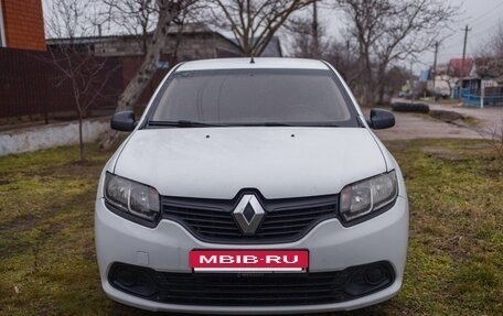 Renault Logan II, 2016 год, 650 000 рублей, 4 фотография