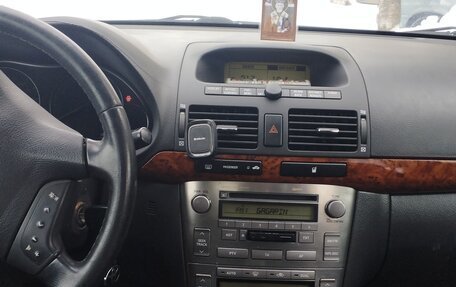 Toyota Avensis III рестайлинг, 2004 год, 700 000 рублей, 7 фотография