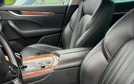 Maserati Levante I, 2017 год, 3 300 000 рублей, 15 фотография