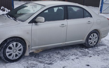 Toyota Avensis III рестайлинг, 2004 год, 700 000 рублей, 2 фотография