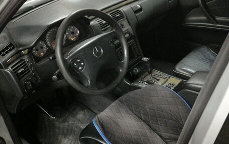 Mercedes-Benz E-Класс, 2001 год, 680 000 рублей, 6 фотография