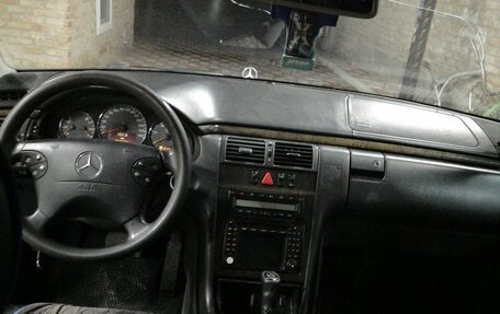 Mercedes-Benz E-Класс, 2001 год, 680 000 рублей, 7 фотография