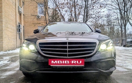 Mercedes-Benz E-Класс, 2018 год, 3 700 000 рублей, 4 фотография