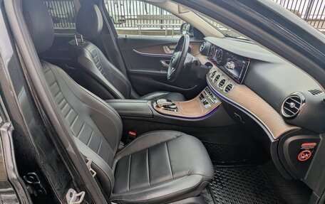 Mercedes-Benz E-Класс, 2018 год, 3 700 000 рублей, 10 фотография