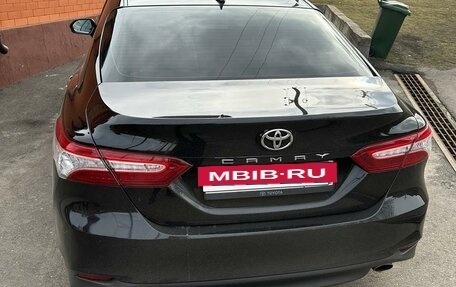 Toyota Camry, 2018 год, 2 900 000 рублей, 3 фотография
