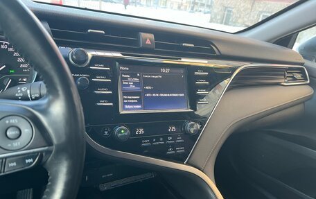 Toyota Camry, 2021 год, 3 100 000 рублей, 10 фотография