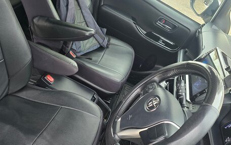 Toyota Voxy III, 2019 год, 2 730 000 рублей, 12 фотография