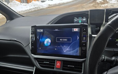 Toyota Voxy III, 2019 год, 2 730 000 рублей, 10 фотография