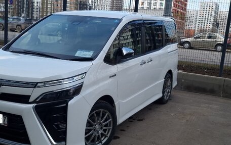 Toyota Voxy III, 2019 год, 2 730 000 рублей, 6 фотография