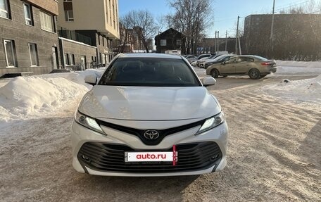 Toyota Camry, 2021 год, 3 350 000 рублей, 2 фотография