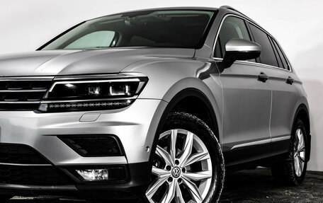 Volkswagen Tiguan II, 2017 год, 1 999 000 рублей, 2 фотография