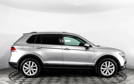 Volkswagen Tiguan II, 2017 год, 1 999 000 рублей, 5 фотография