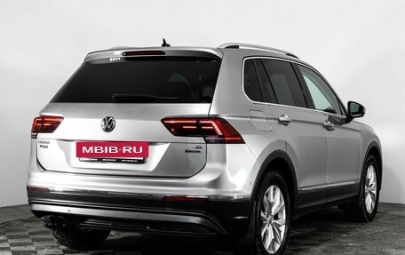 Volkswagen Tiguan II, 2017 год, 1 999 000 рублей, 6 фотография