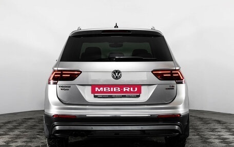 Volkswagen Tiguan II, 2017 год, 1 999 000 рублей, 7 фотография