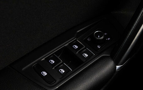 Volkswagen Tiguan II, 2017 год, 1 999 000 рублей, 19 фотография