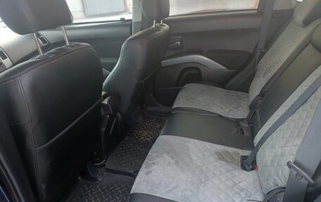 Mitsubishi Outlander III рестайлинг 3, 2008 год, 1 050 000 рублей, 13 фотография