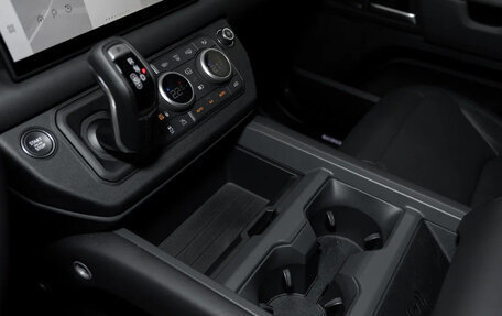 Land Rover Defender II, 2025 год, 17 510 000 рублей, 15 фотография