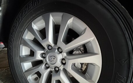 Toyota Land Cruiser Prado 150 рестайлинг 2, 2016 год, 3 860 000 рублей, 14 фотография