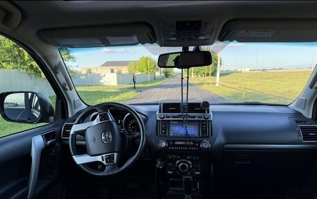 Toyota Land Cruiser Prado 150 рестайлинг 2, 2016 год, 3 860 000 рублей, 11 фотография