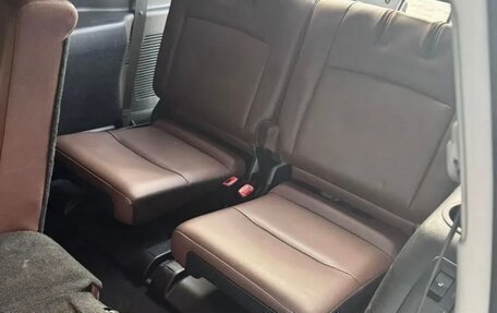 Toyota Land Cruiser Prado 150 рестайлинг 2, 2016 год, 3 860 000 рублей, 22 фотография