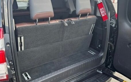 Toyota Land Cruiser Prado 150 рестайлинг 2, 2016 год, 3 860 000 рублей, 19 фотография