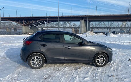 Mazda Demio IV, 2016 год, 980 000 рублей, 3 фотография