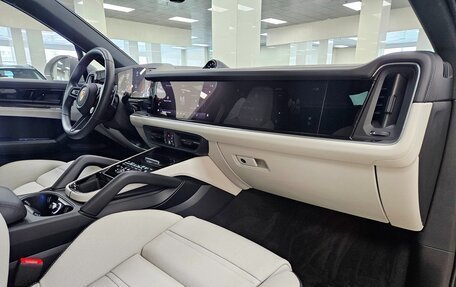 Porsche Cayenne III, 2024 год, 15 450 000 рублей, 16 фотография