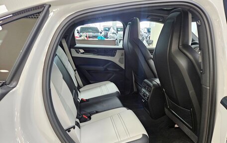 Porsche Cayenne III, 2024 год, 15 450 000 рублей, 18 фотография