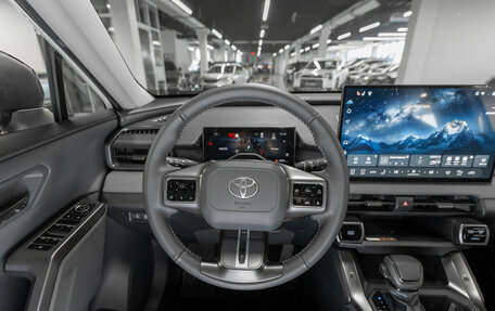 Toyota RAV4, 2025 год, 5 000 000 рублей, 11 фотография