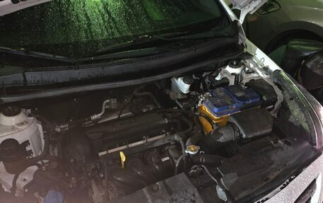 Hyundai Solaris II рестайлинг, 2015 год, 465 000 рублей, 3 фотография