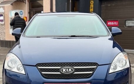 KIA cee'd I рестайлинг, 2009 год, 695 000 рублей, 1 фотография