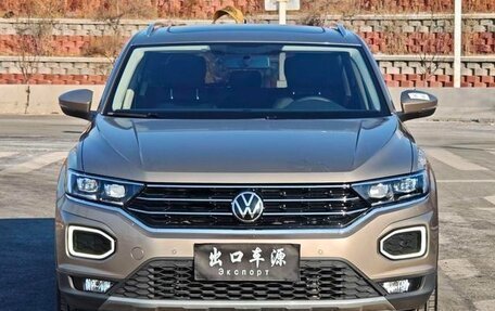 Volkswagen T-Roc I, 2022 год, 1 350 000 рублей, 2 фотография