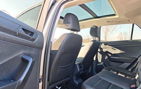 Volkswagen T-Roc I, 2022 год, 1 350 000 рублей, 8 фотография