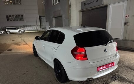 BMW 1 серия, 2010 год, 700 000 рублей, 1 фотография