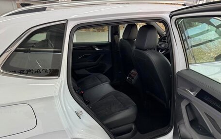 Volkswagen Tiguan, 2025 год, 4 302 000 рублей, 7 фотография