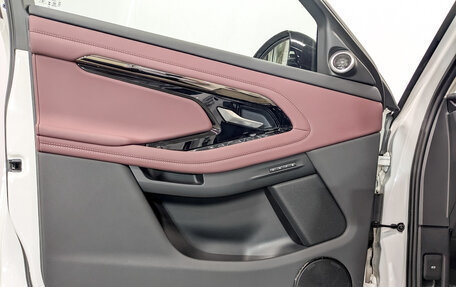 Land Rover Range Rover Evoque II, 2024 год, 6 000 000 рублей, 19 фотография