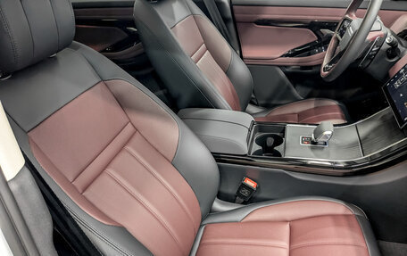 Land Rover Range Rover Evoque II, 2024 год, 6 000 000 рублей, 24 фотография