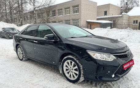 Toyota Camry, 2015 год, 1 900 000 рублей, 10 фотография