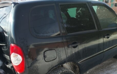 Chevrolet Niva I рестайлинг, 2003 год, 210 000 рублей, 5 фотография