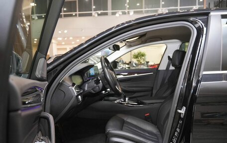 BMW 5 серия, 2019 год, 4 000 000 рублей, 15 фотография