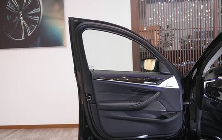 BMW 5 серия, 2019 год, 4 000 000 рублей, 11 фотография