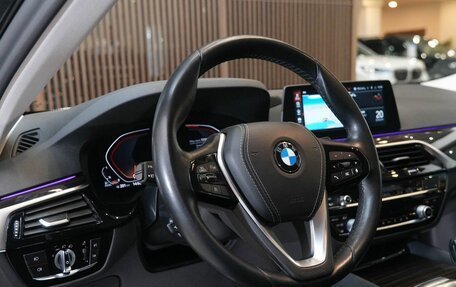 BMW 5 серия, 2019 год, 4 000 000 рублей, 18 фотография