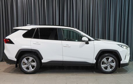 Toyota RAV4, 2020 год, 3 300 000 рублей, 5 фотография