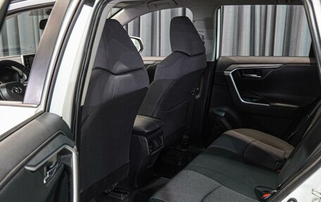 Toyota RAV4, 2020 год, 3 300 000 рублей, 11 фотография