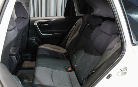 Toyota RAV4, 2020 год, 3 300 000 рублей, 9 фотография